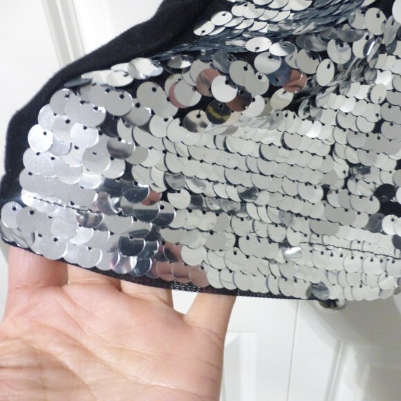 LE CHATEAU super shiny silver sequins v-neck sleeveless party top - Picture 5 of 6